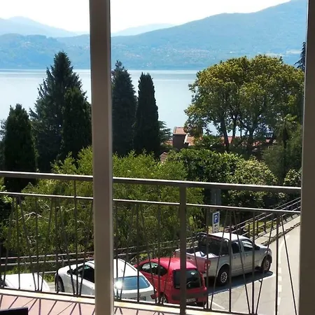 Eugebium Con Vista Lago E Balcone Apartment